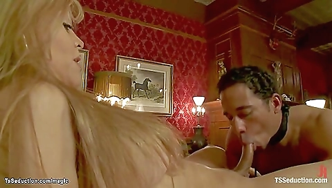 Teen babe plays with a guy in a big ass and a big dick