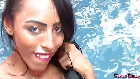 Adrielhy bronze gets naked and shows her sexy pussy and ass