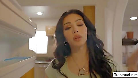 Amateur amateur milf needs a blow job in her sweet pussy