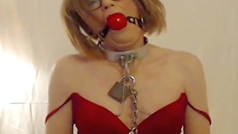 Sexy black girl plays with her shaved pussy in sexy way